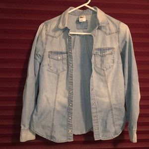 Light wash denim shirt/light jacket.
